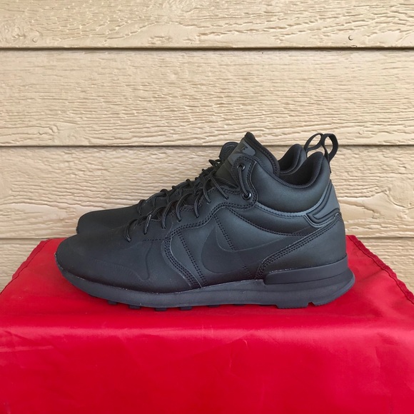 Nike Internationalist Utility Triple Black Shoes - Picture 2 of 9